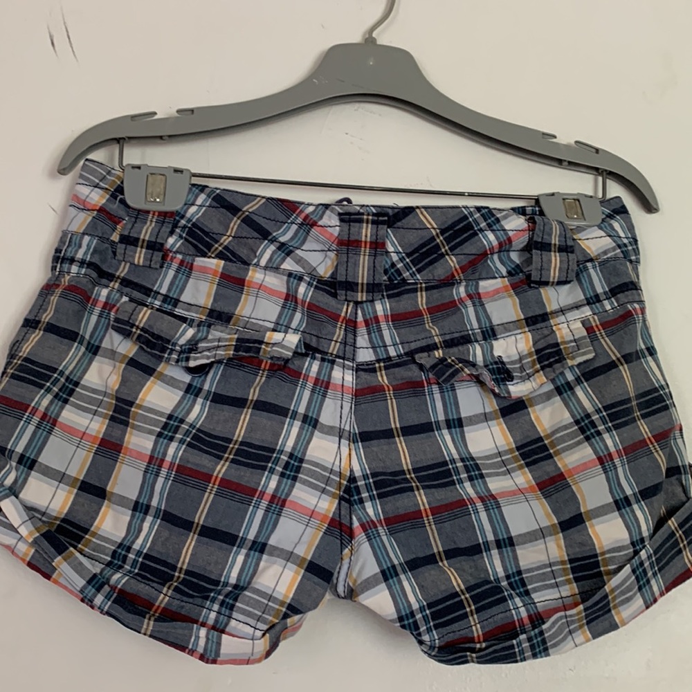 Shorts - Picture 2 of 3